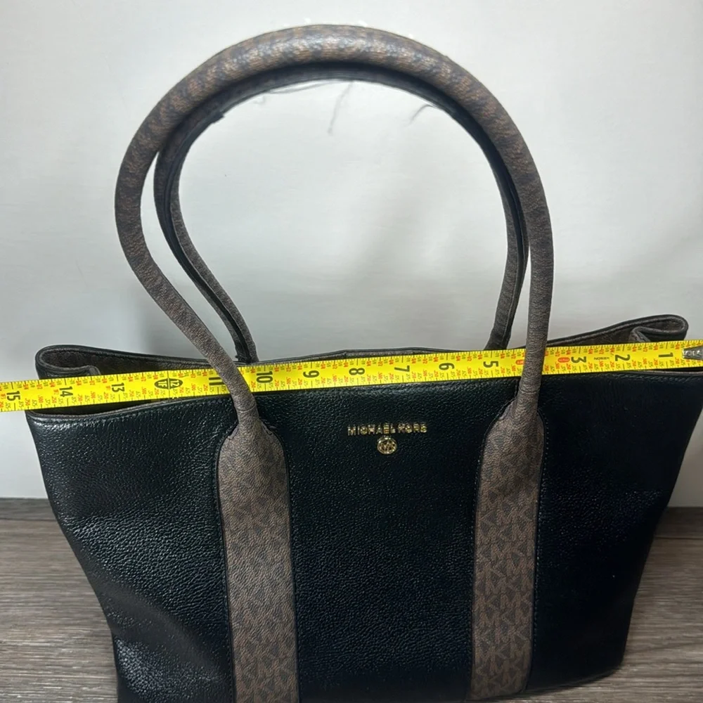 Michael Kors saffiano leather bag